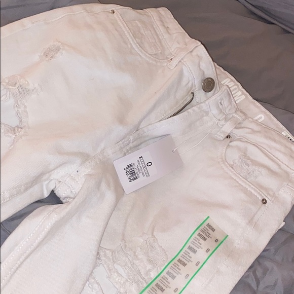 White size0 highrise mom jeans;never worn with tag - Picture 2 of 5